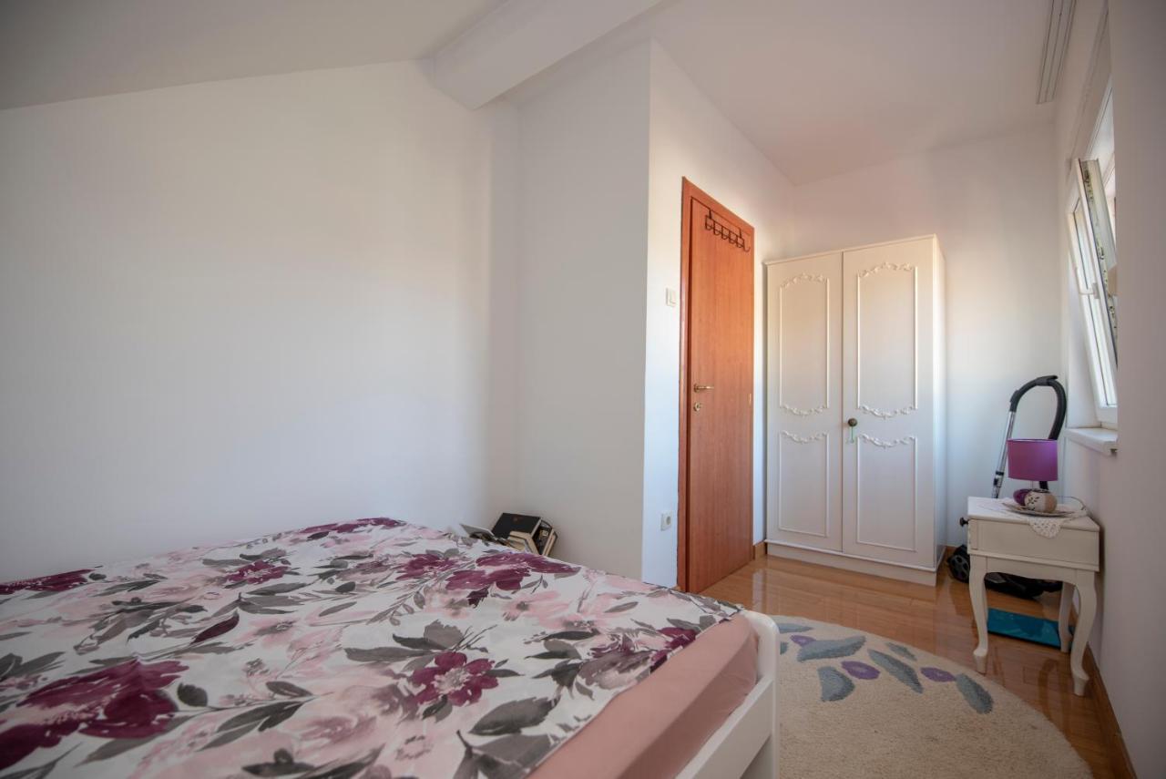 Апартаменты Apartman Pogled Требинье Экстерьер фото